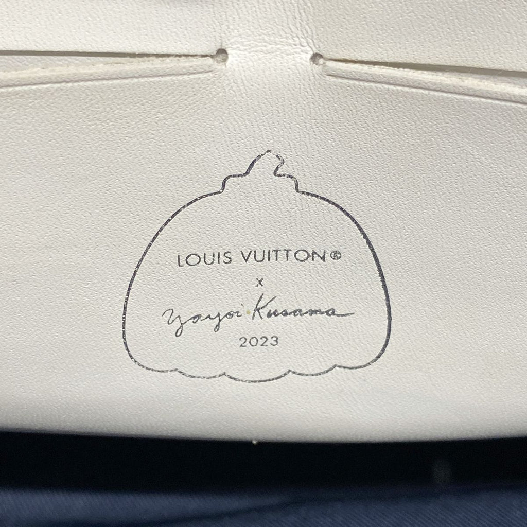 Louis Vuitton Clutch Monogram Psychedelic LV YK Pochette Voyage White Blue — view 5