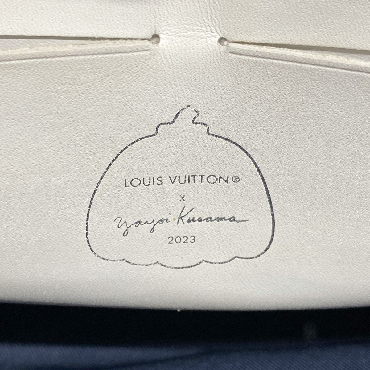 Louis Vuitton Clutch Monogram Psychedelic LV YK Pochette Voyage White Blue — view 5