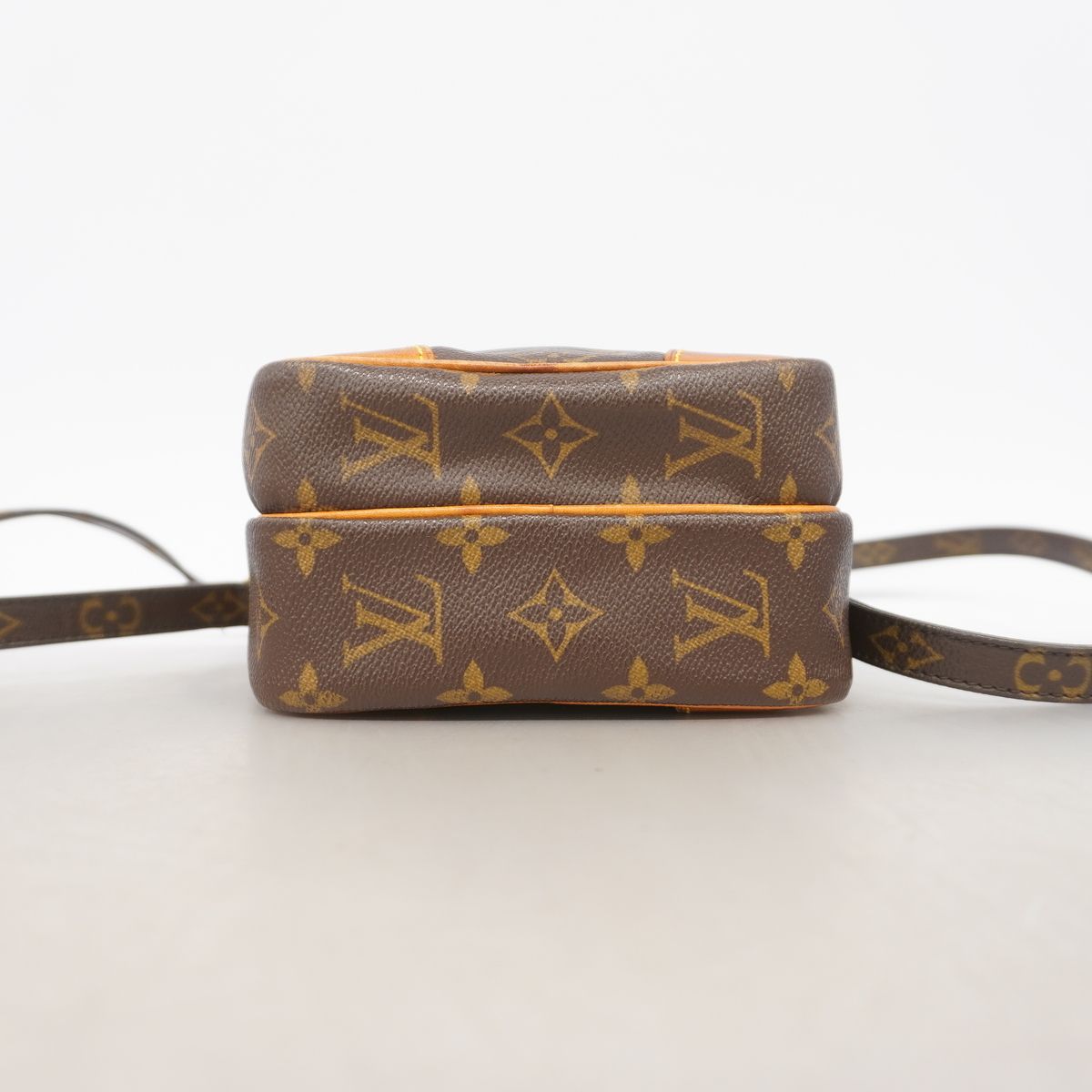 Louis Vuitton Shoulder Bag Monogram Amazon Brown — view 3
