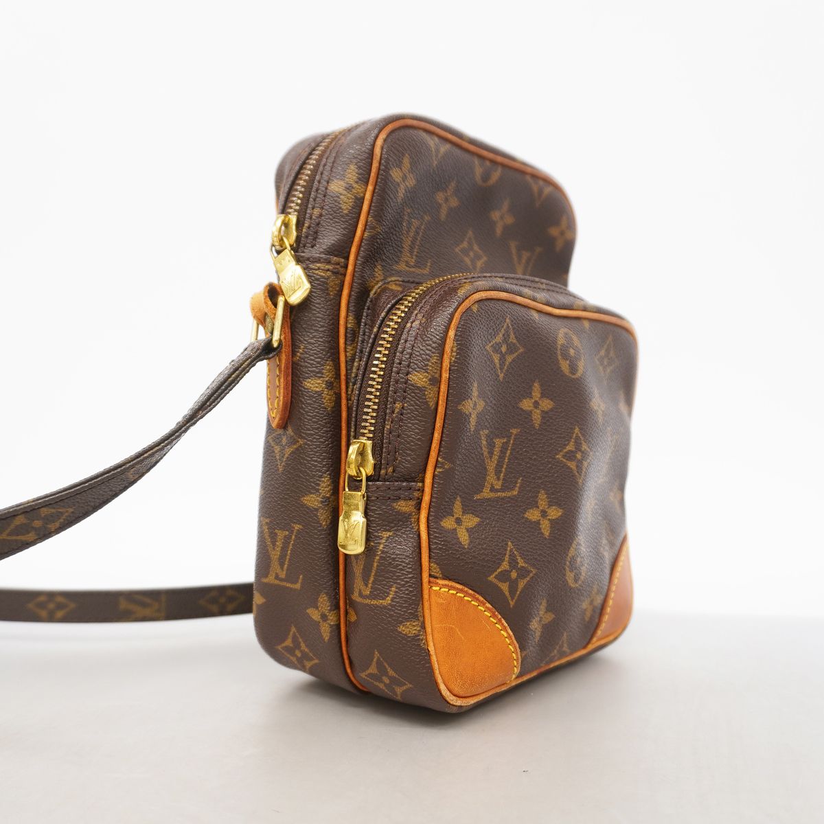 Louis Vuitton Shoulder Bag Monogram Amazon Brown — view 2