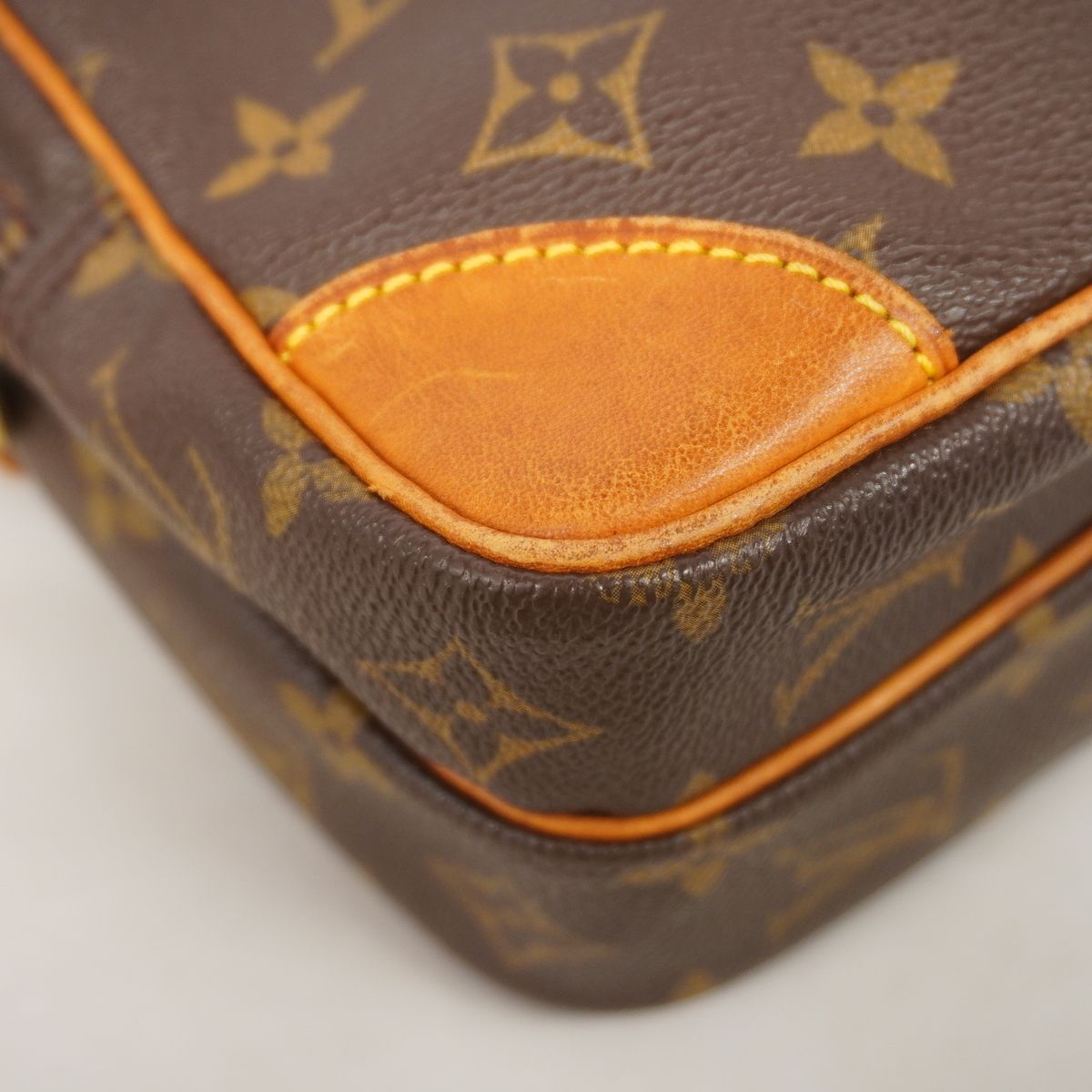 Louis Vuitton Shoulder Bag Monogram Amazon Brown — view 7