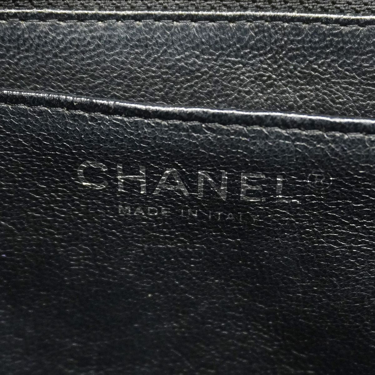 Chanel Shoulder Bag Maxi Quilted Patent Leather Black Silver — view 5