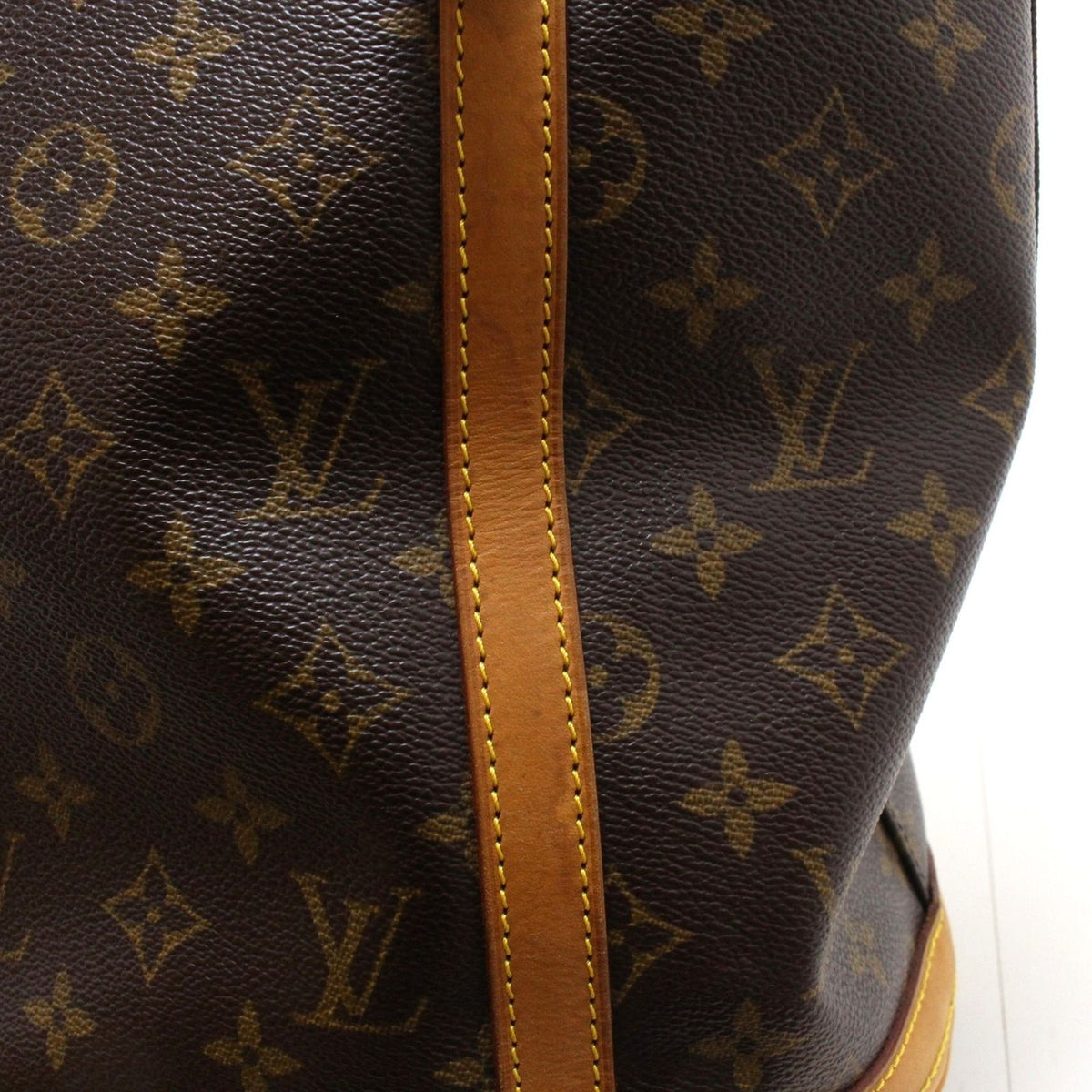 Louis Vuitton Baguette 27 Tote Bag Monogram Canvas — view 8