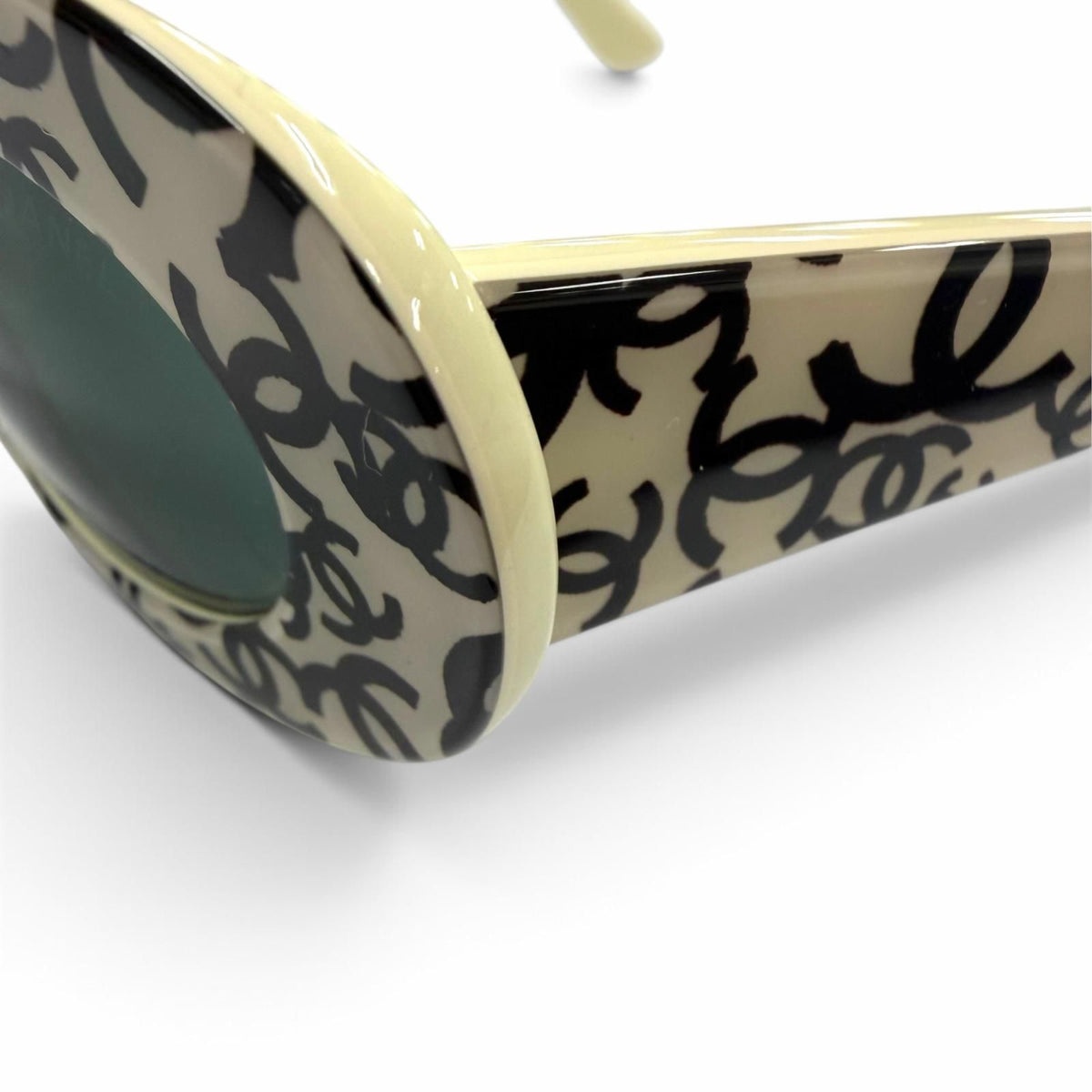 Chanel Vintage CC Logo All Over Print Oval Eyewear Sunglasses Ivory Black Demo — view 7