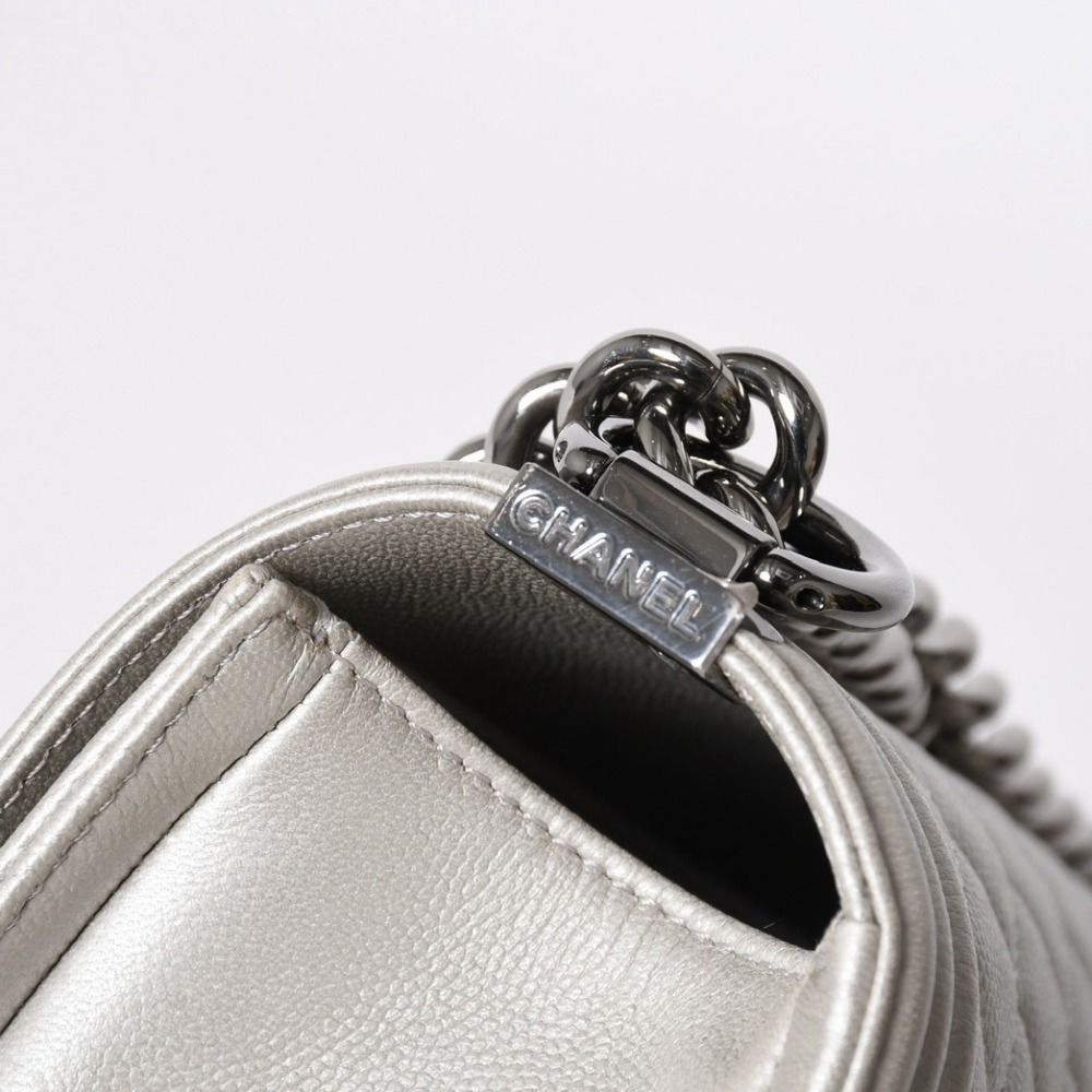 Chanel Boy Chain Shoulder Bag Light Gray Lambskin Silver — view 5