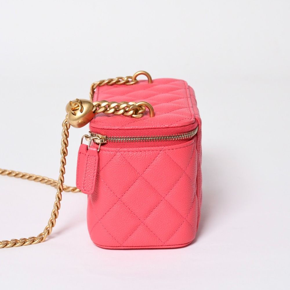Chanel Quilted Caviar Leather Small Vanity Case Pink Makeup Bag Gold — view 4