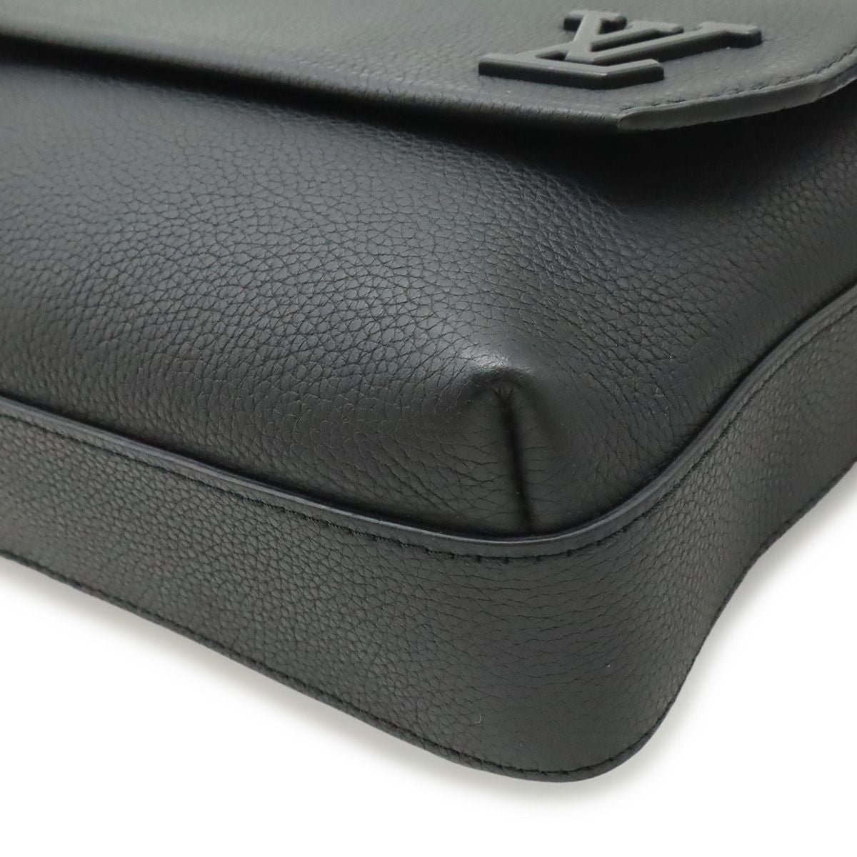 Louis Vuitton LV Aerogram Fast Line Messenger Shoulder Bag Crossbody Noir Black — view 3