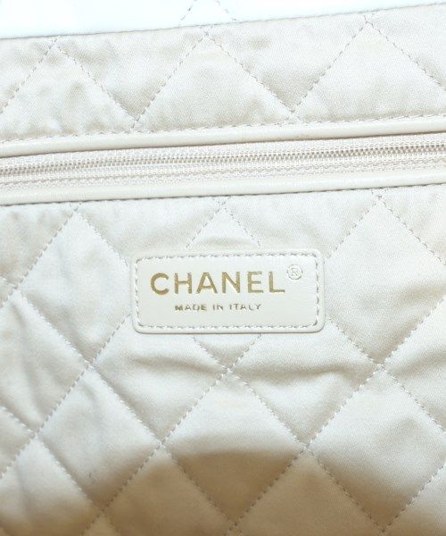 Chanel Shoulder Bag White — view 4