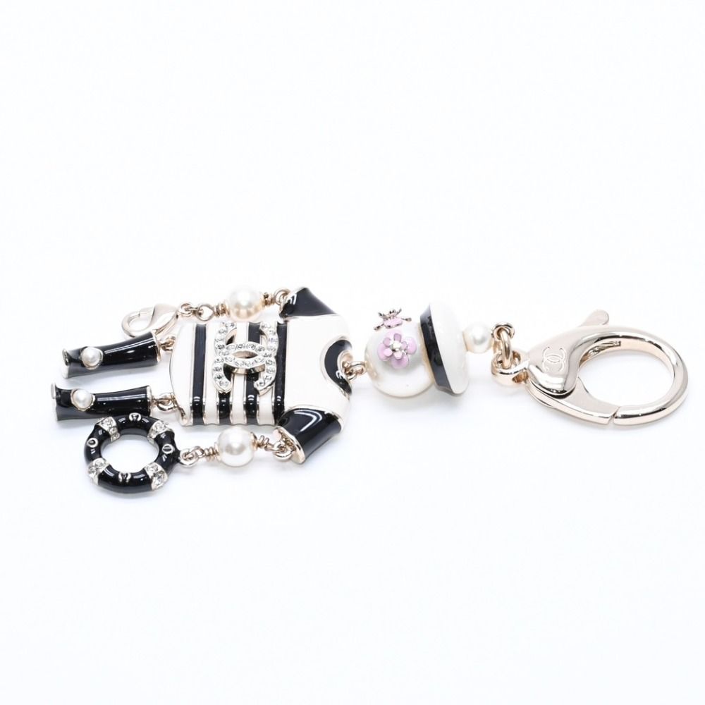 Chanel Key Ring Charm 18A Stamp CC Logo Rhinestone Faux Pearl Resin Key Holder — view 6