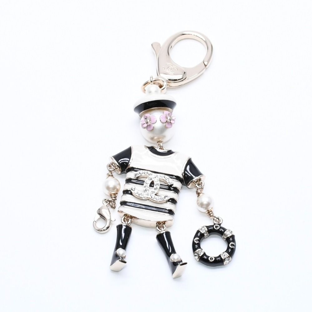 Chanel Key Ring Charm 18A Stamp CC Logo Rhinestone Faux Pearl Resin Key Holder — view 2