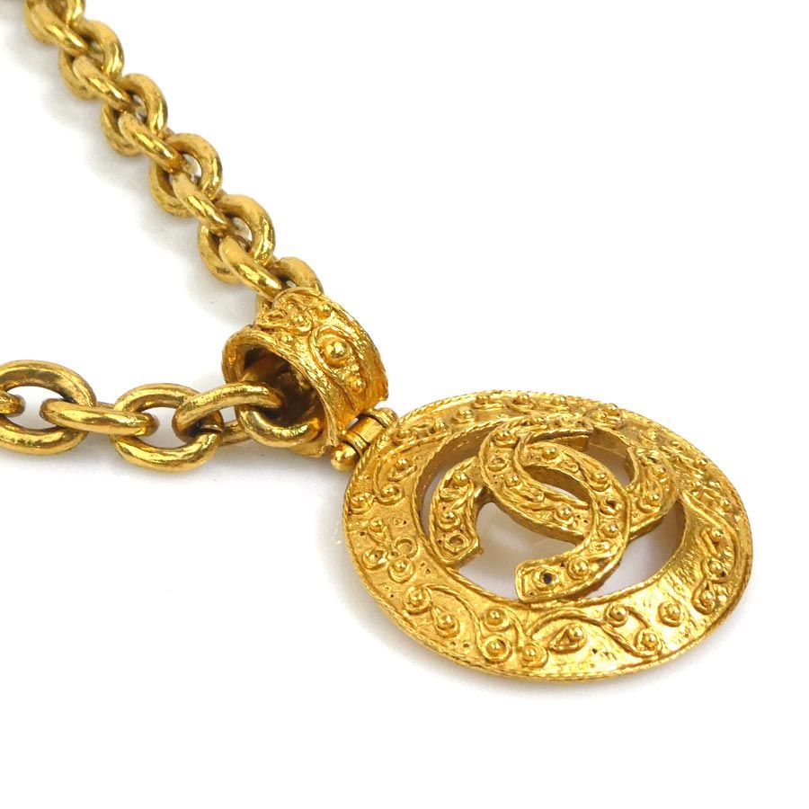 Chanel Necklace CC Logo — view 2
