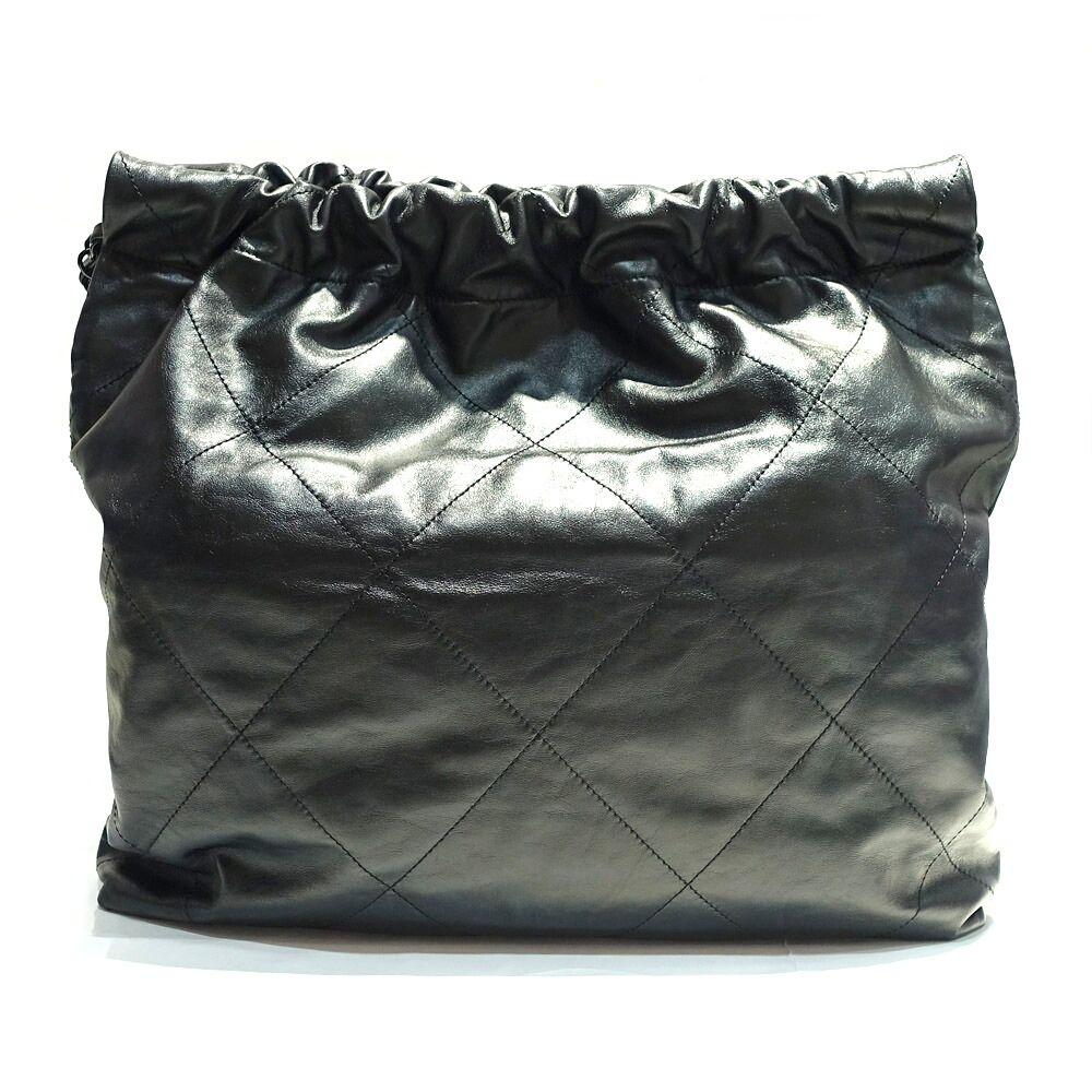 Chanel 22 Medium Shoulder Bag So Black CC Logo — view 2