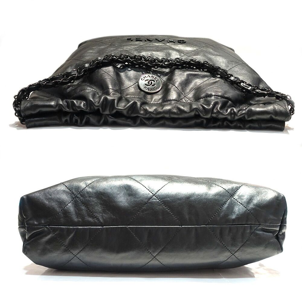 Chanel 22 Medium Shoulder Bag So Black CC Logo — view 4