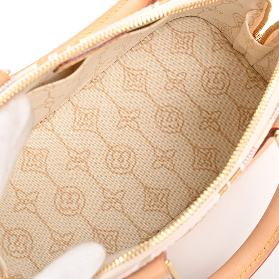 Louis Vuitton Handbag Alma BB — view 4