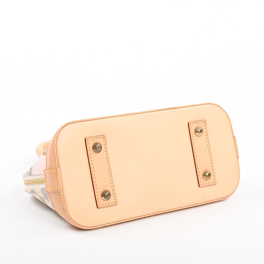 Louis Vuitton Handbag Alma BB — view 5