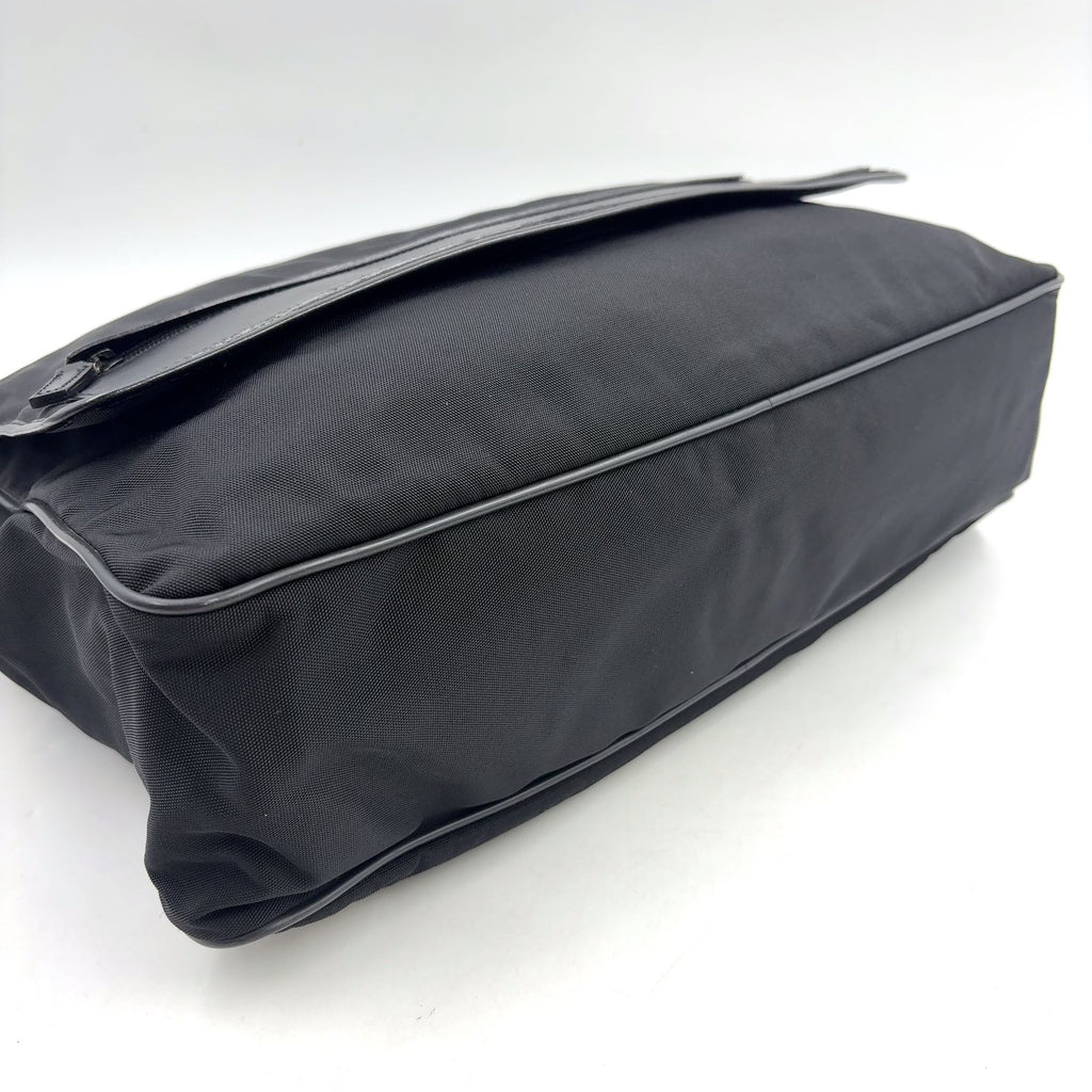 Gucci Messenger Leather Canvas Black Shoulder Bag Silver — view 6