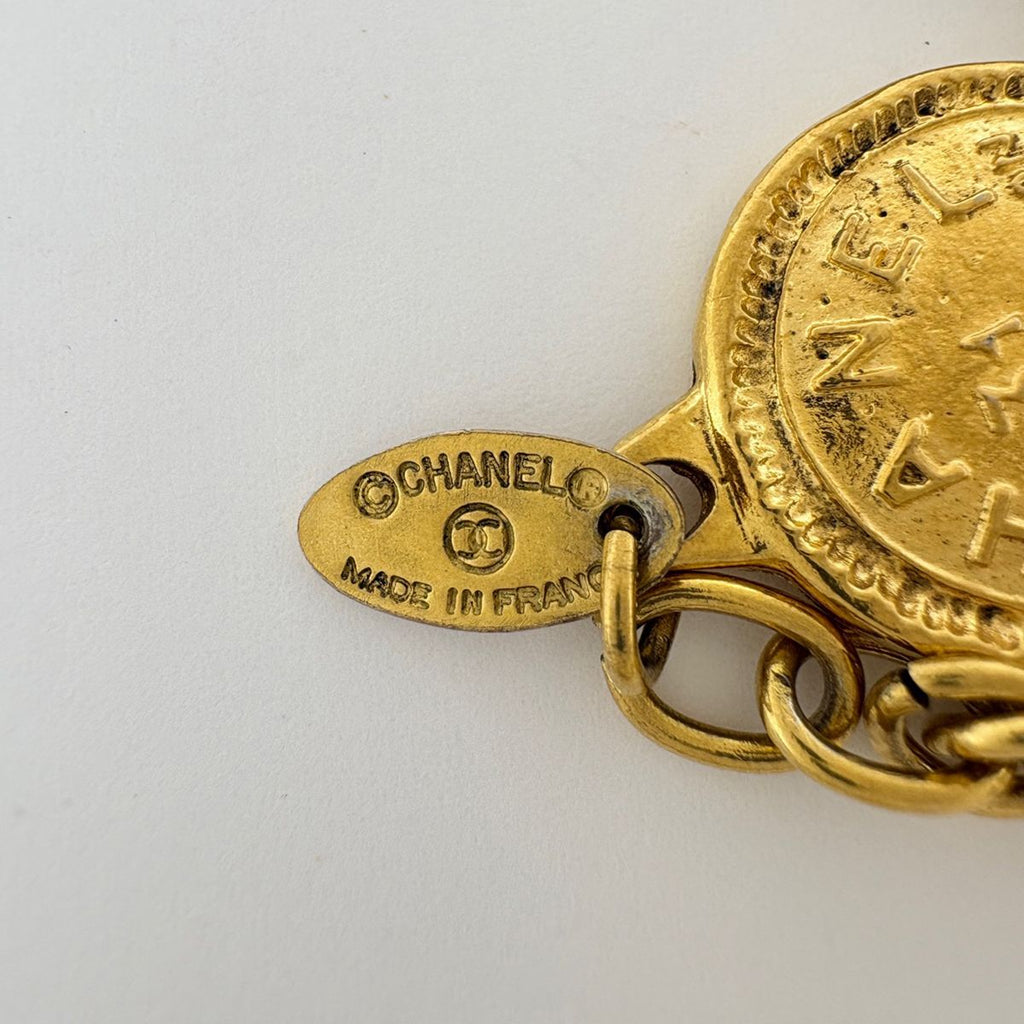 Chanel Necklace Medal Coin Chain Gold Plated — view 4