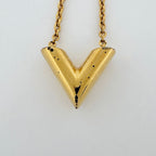 Louis Vuitton Essential V Necklace Gold Plated — view 2