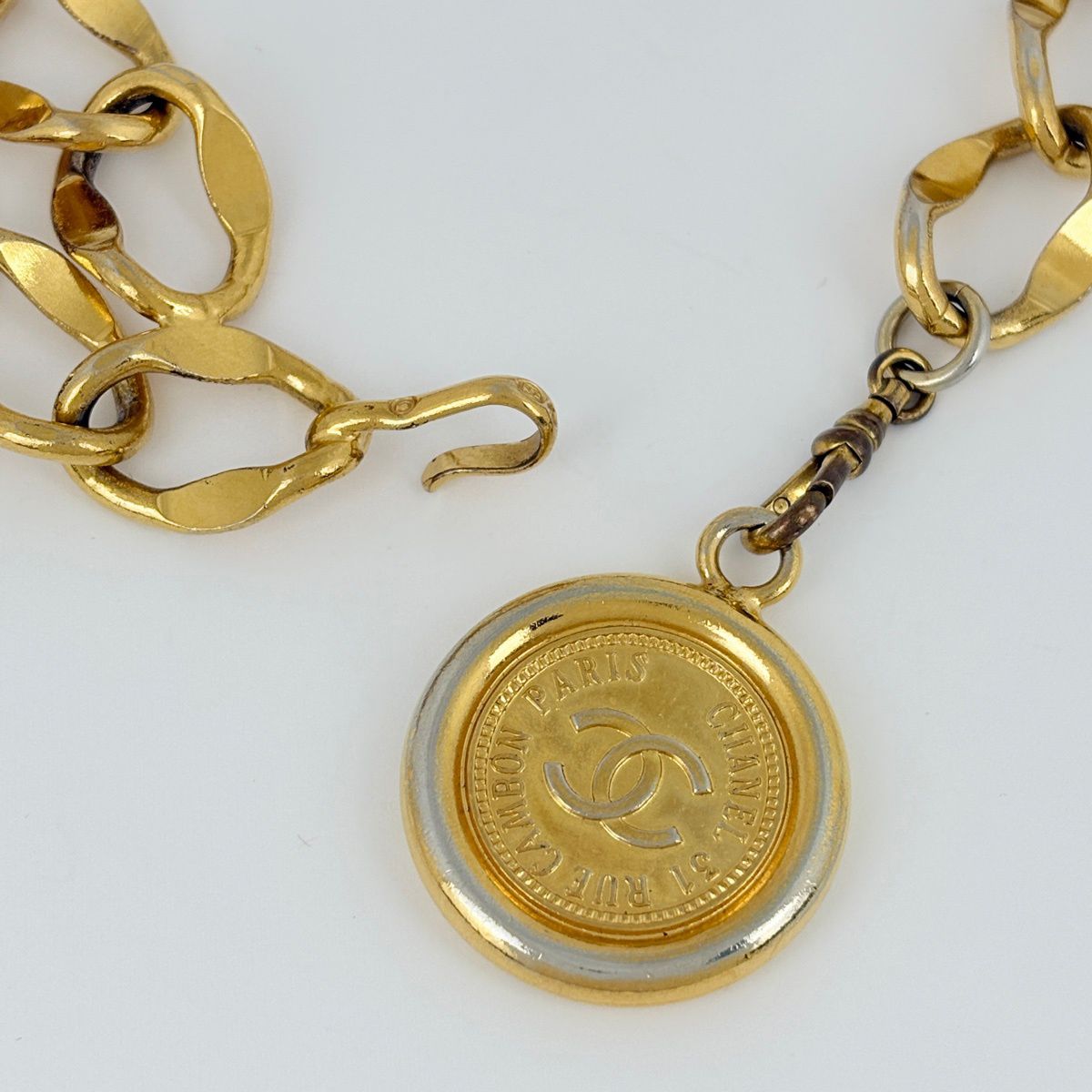 Chanel Belt CC Logo Chain Gold Plated — view 3