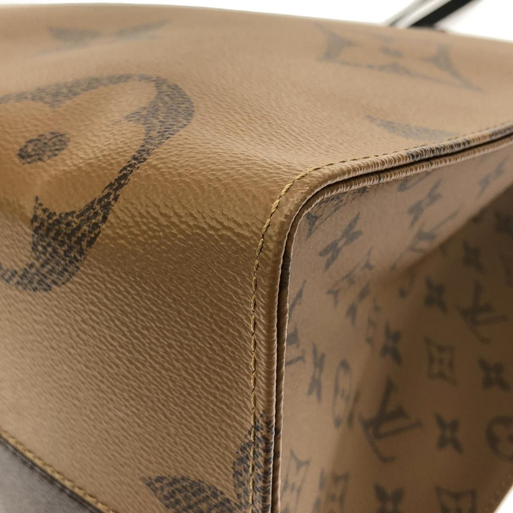 Louis Vuitton Monogram Giant On The Go GM Bag — view 3