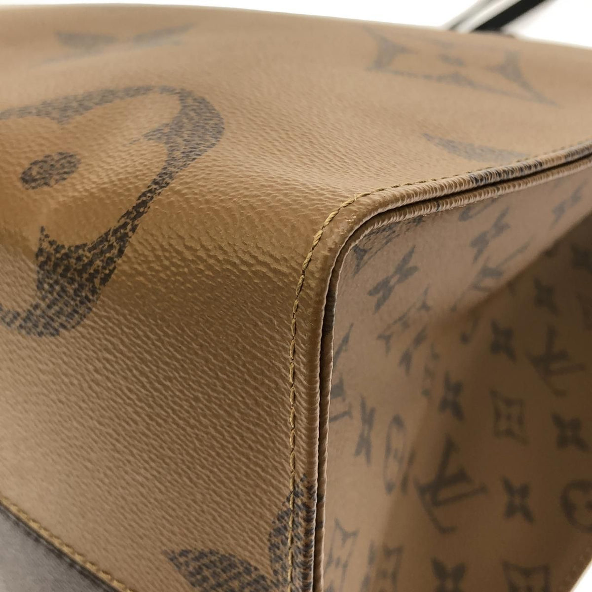 Louis Vuitton Monogram Giant On The Go GM Bag — view 3