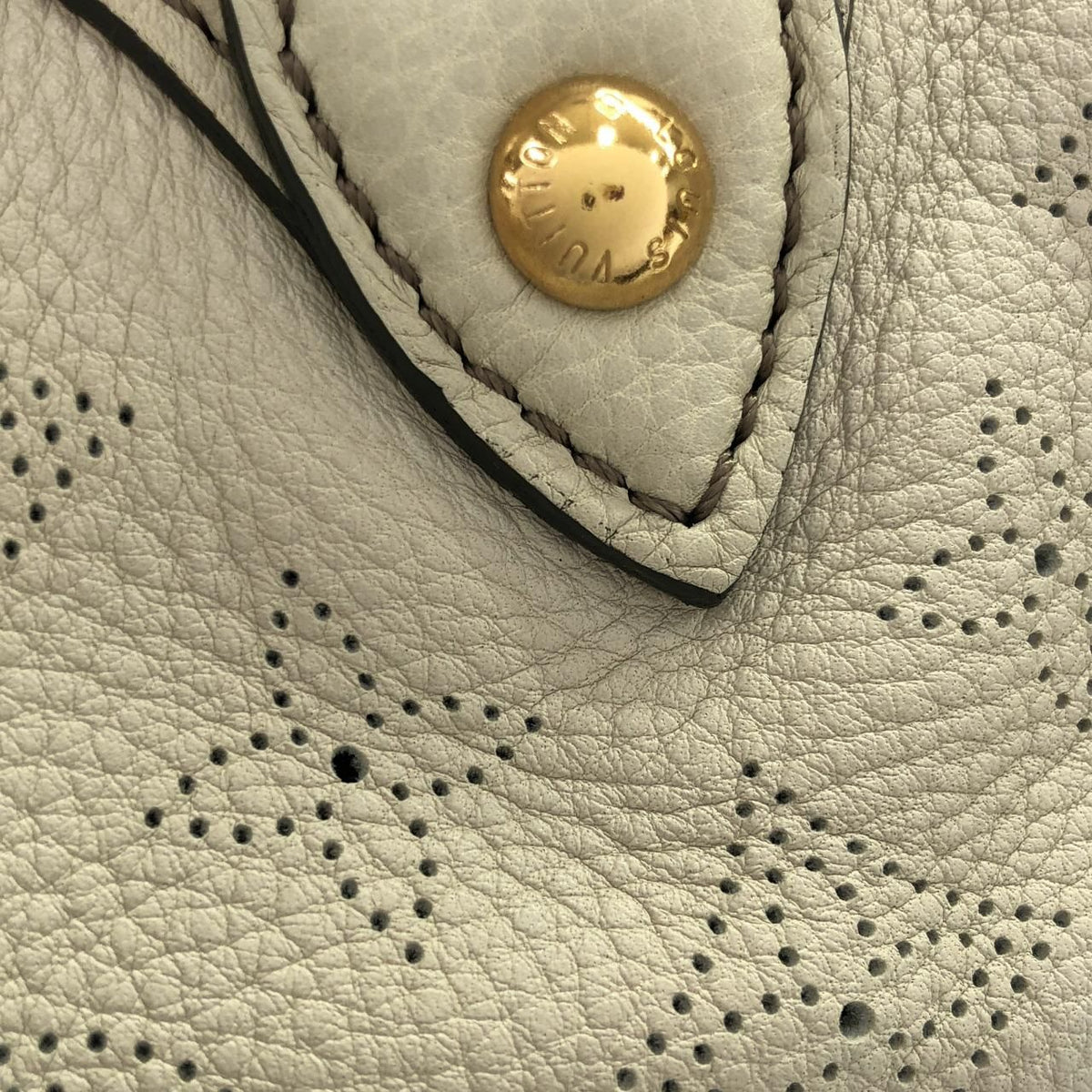 Louis Vuitton Mahina XS Shoulder Bag — view 6