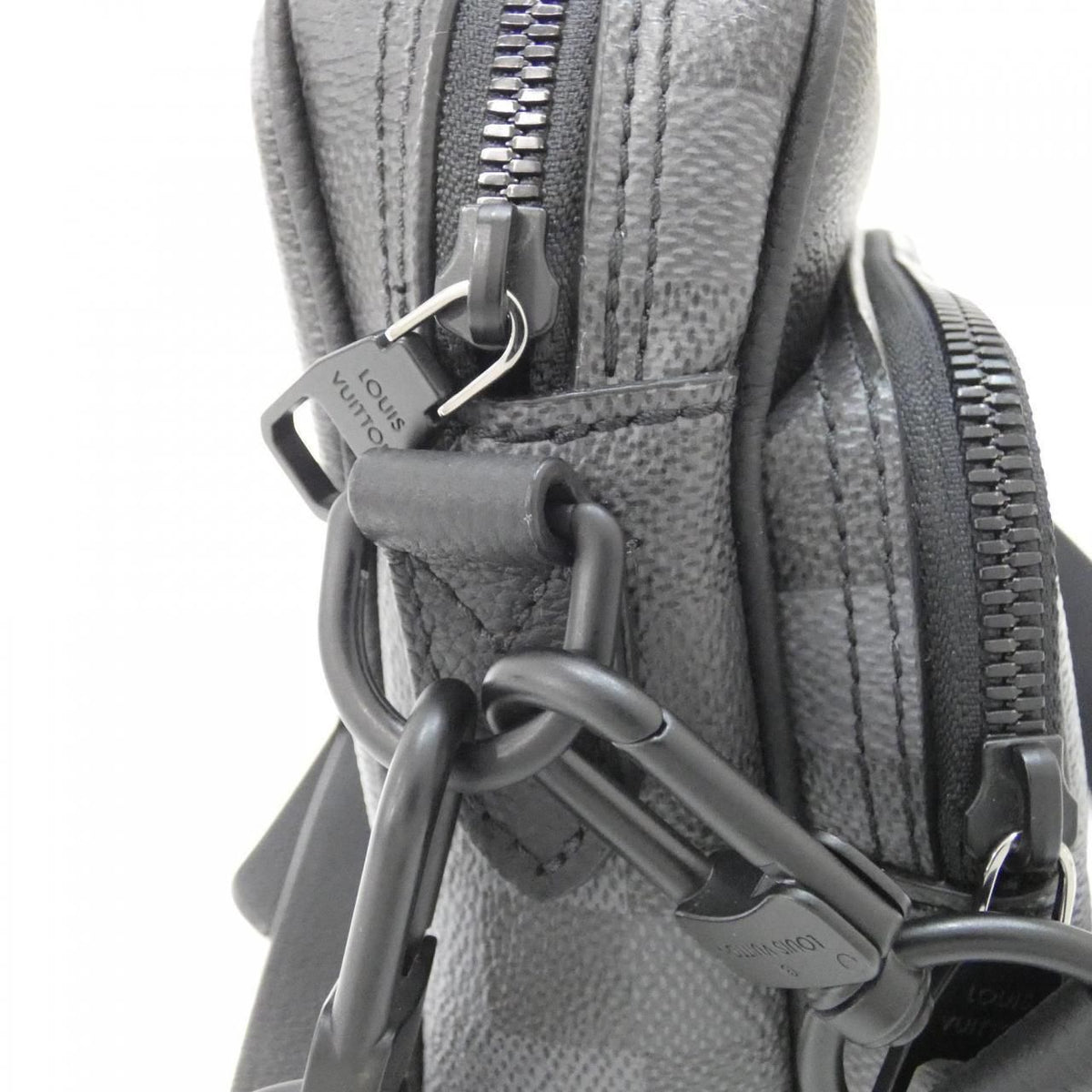 Louis Vuitton Damoflage Nile Messenger — view 5