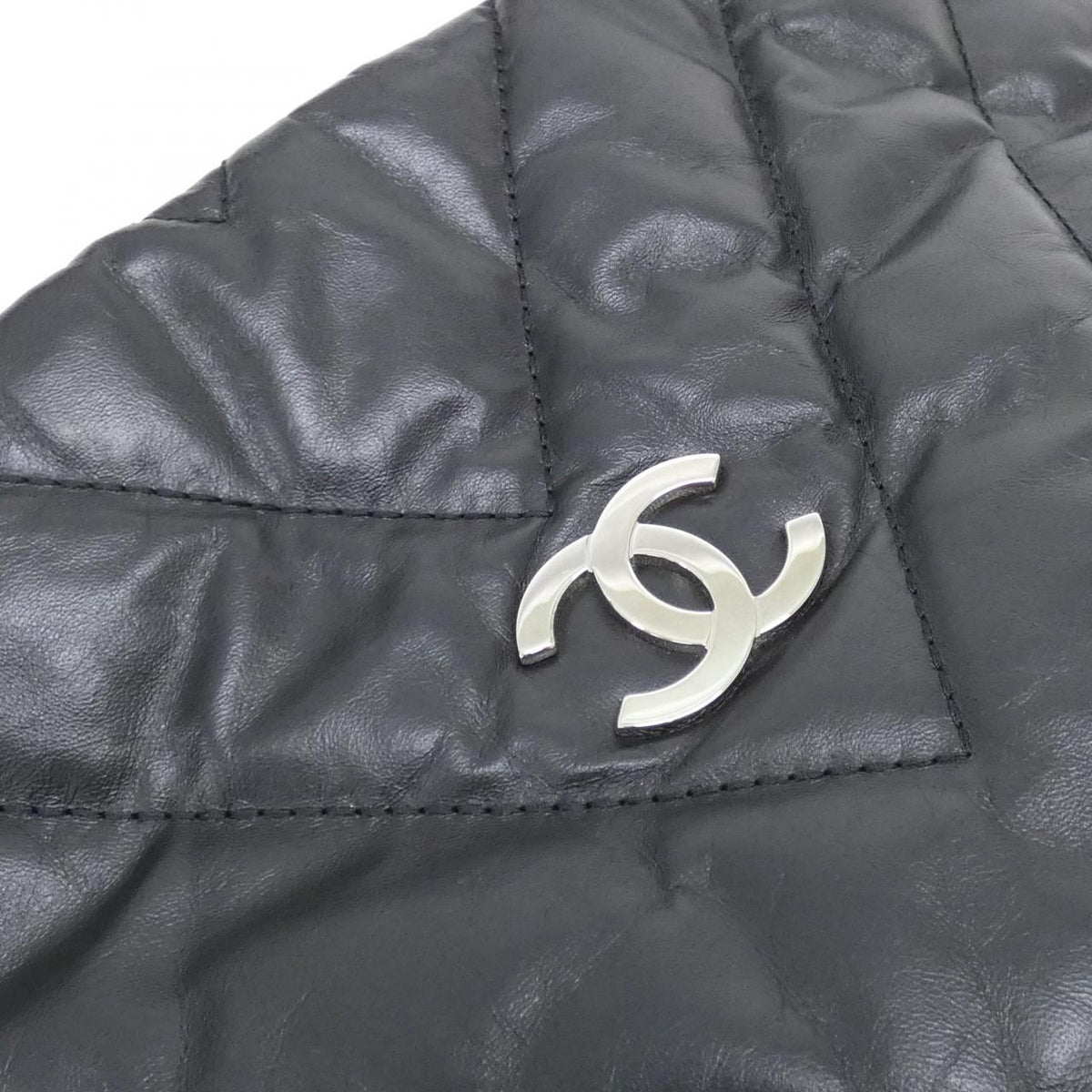 Chanel Shoulder Bag Black — view 4