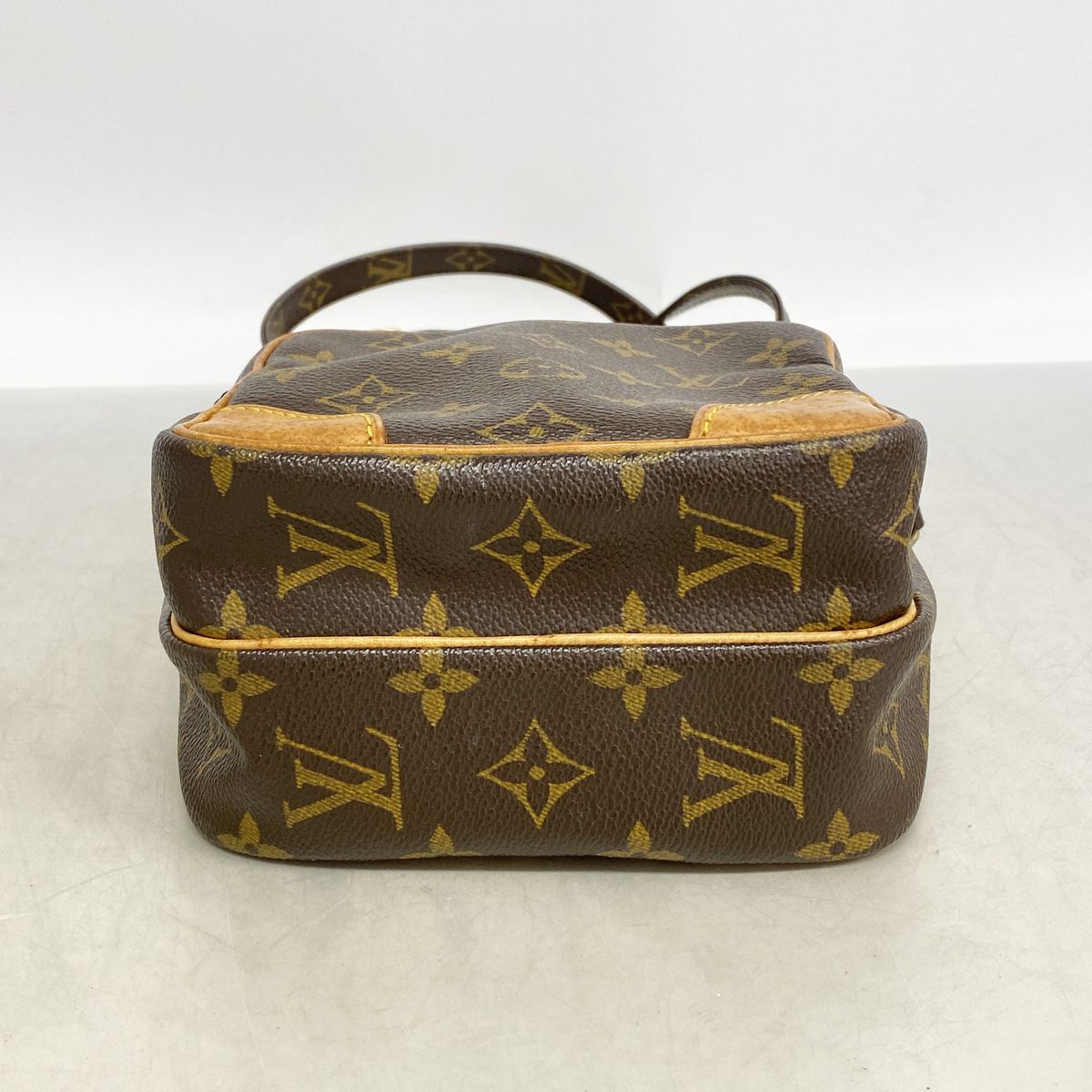 Louis Vuitton Shoulder Bag Monogram Amazon Brown — view 3