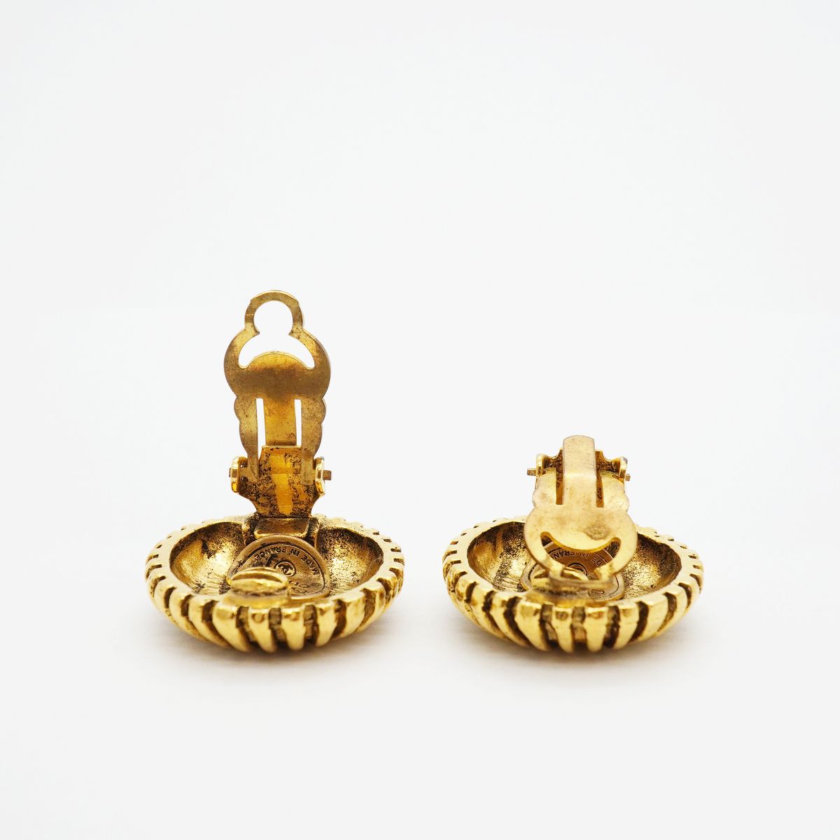 Chanel Earrings Vintage CC Logo Round Circle Gold Plated — view 3