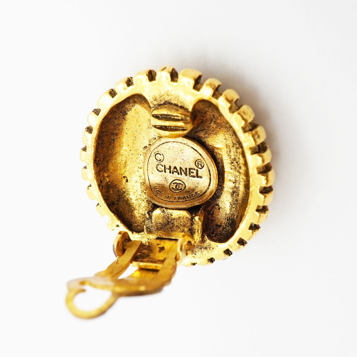 Chanel Earrings Vintage CC Logo Round Circle Gold Plated — view 4