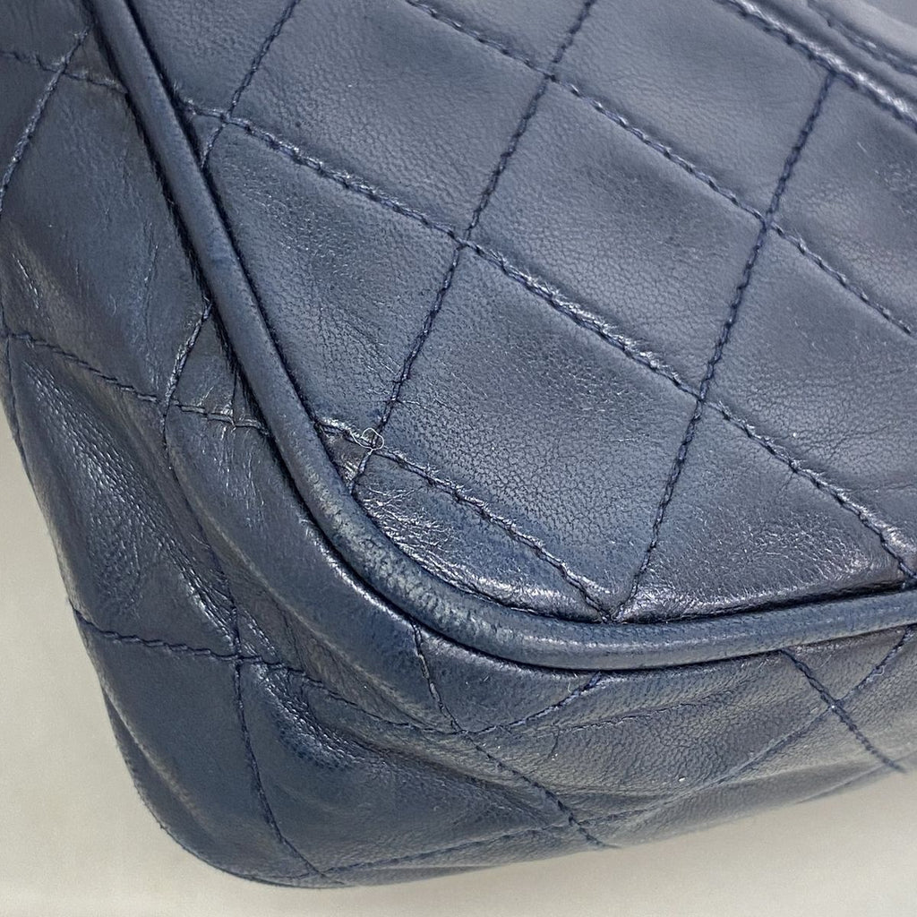 Chanel Shoulder Bag Quilted Lambskin Navy Gold — view 6