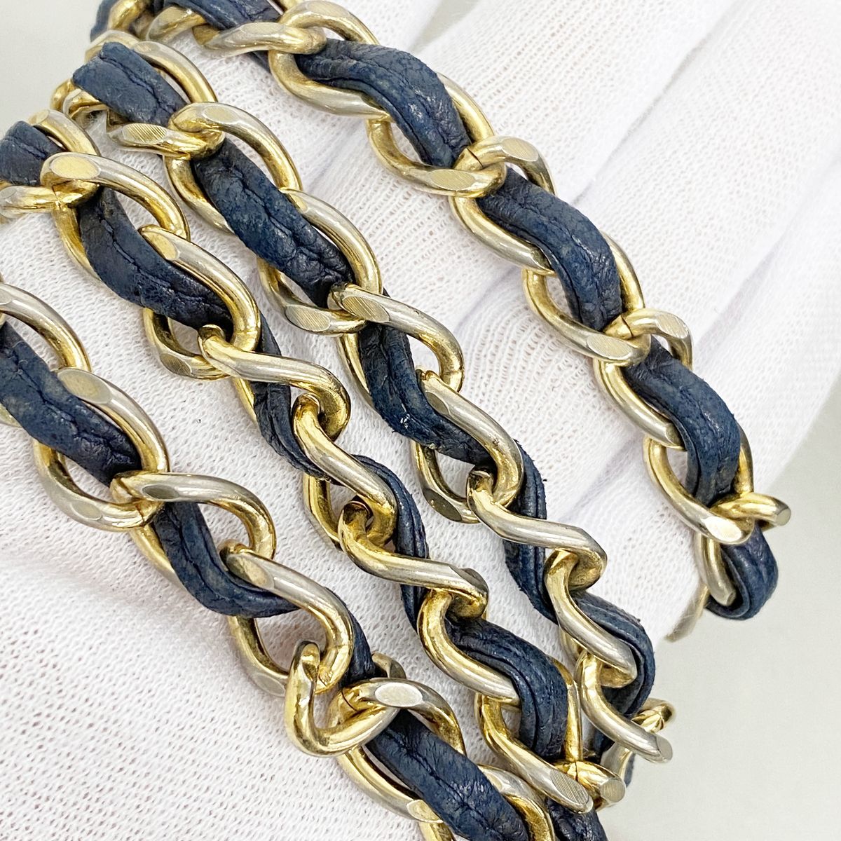 Chanel Shoulder Bag Quilted Lambskin Navy Gold — view 8
