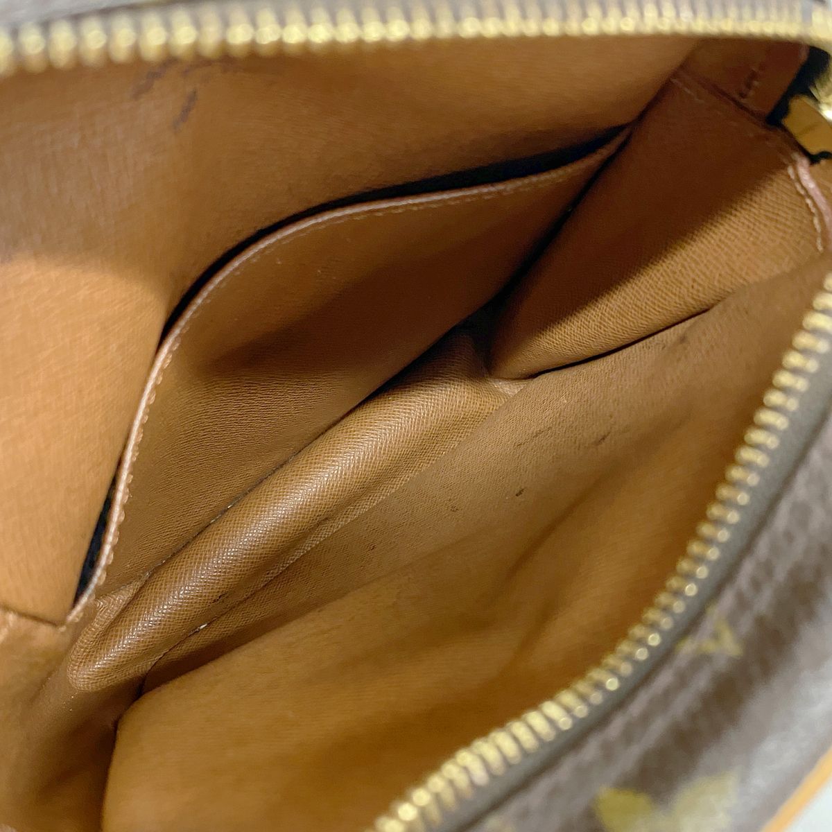 Louis Vuitton Shoulder Bag Monogram Amazon Brown — view 4