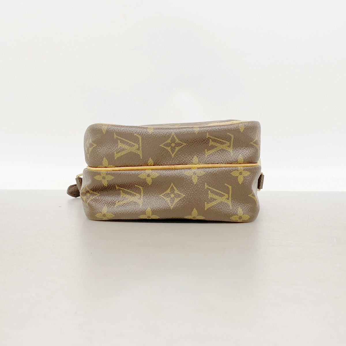 Louis Vuitton Shoulder Bag Monogram Amazon Brown — view 3