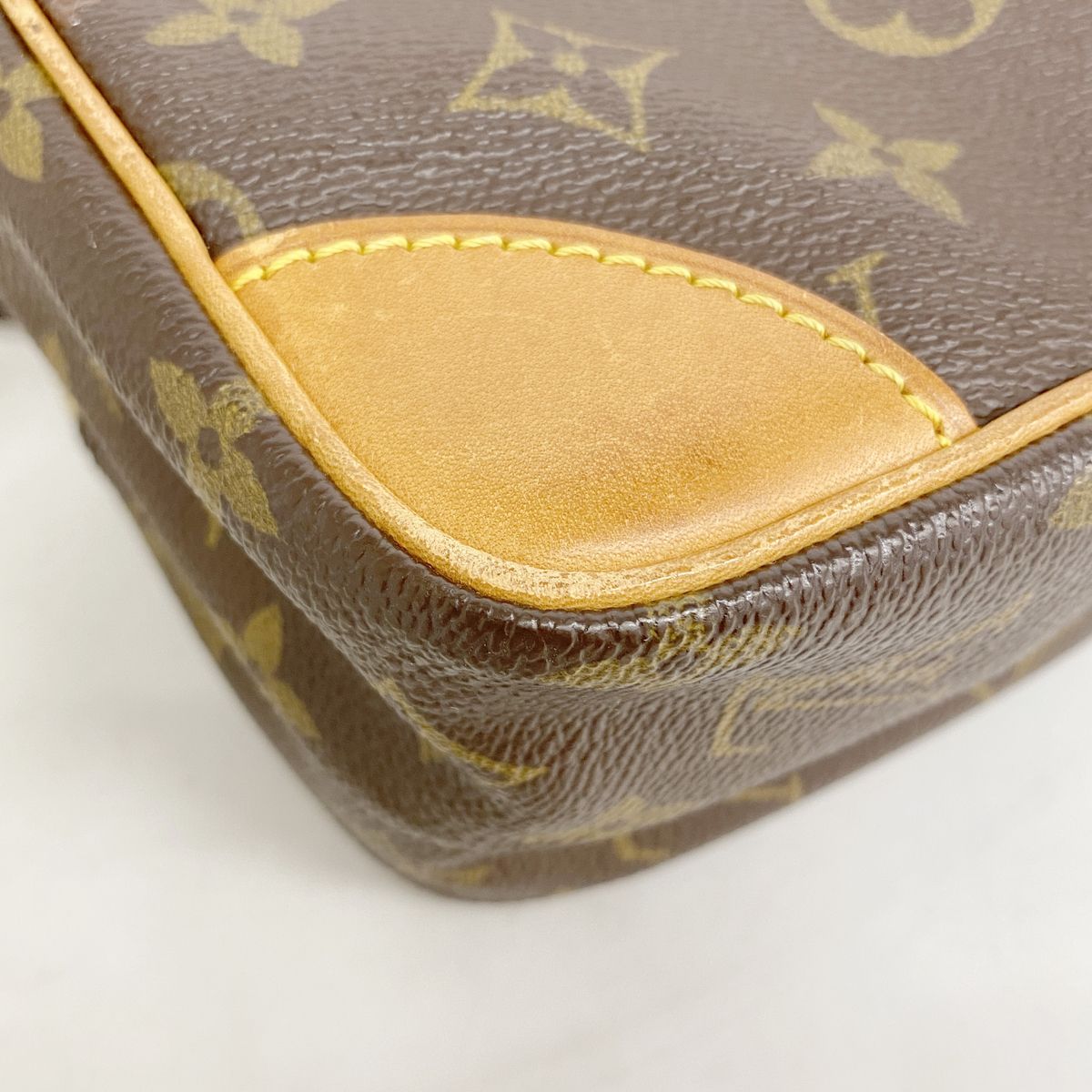 Louis Vuitton Shoulder Bag Monogram Amazon Brown — view 6