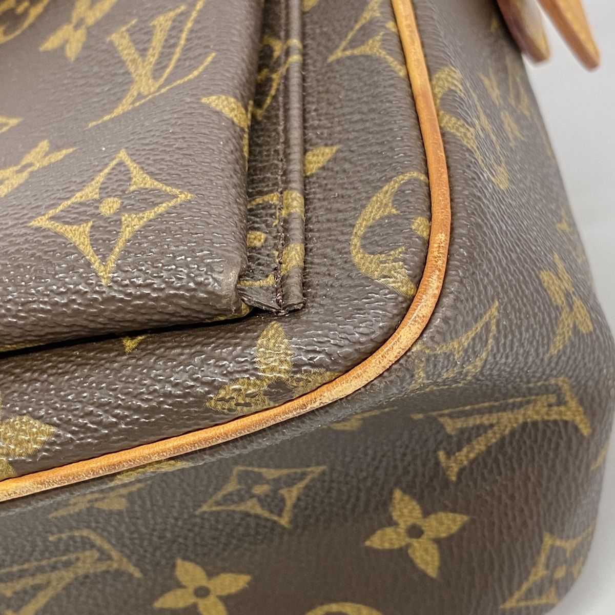Louis Vuitton Shoulder Bag Monogram Viva-Cite GM Brown — view 6