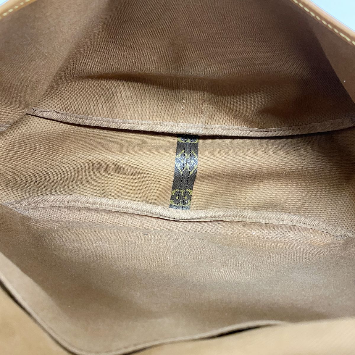 Louis Vuitton Shoulder Bag Monogram Saumur 35 Brown — view 4