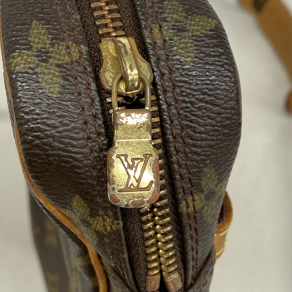 Louis Vuitton Shoulder Bag Monogram Danube Brown — view 7