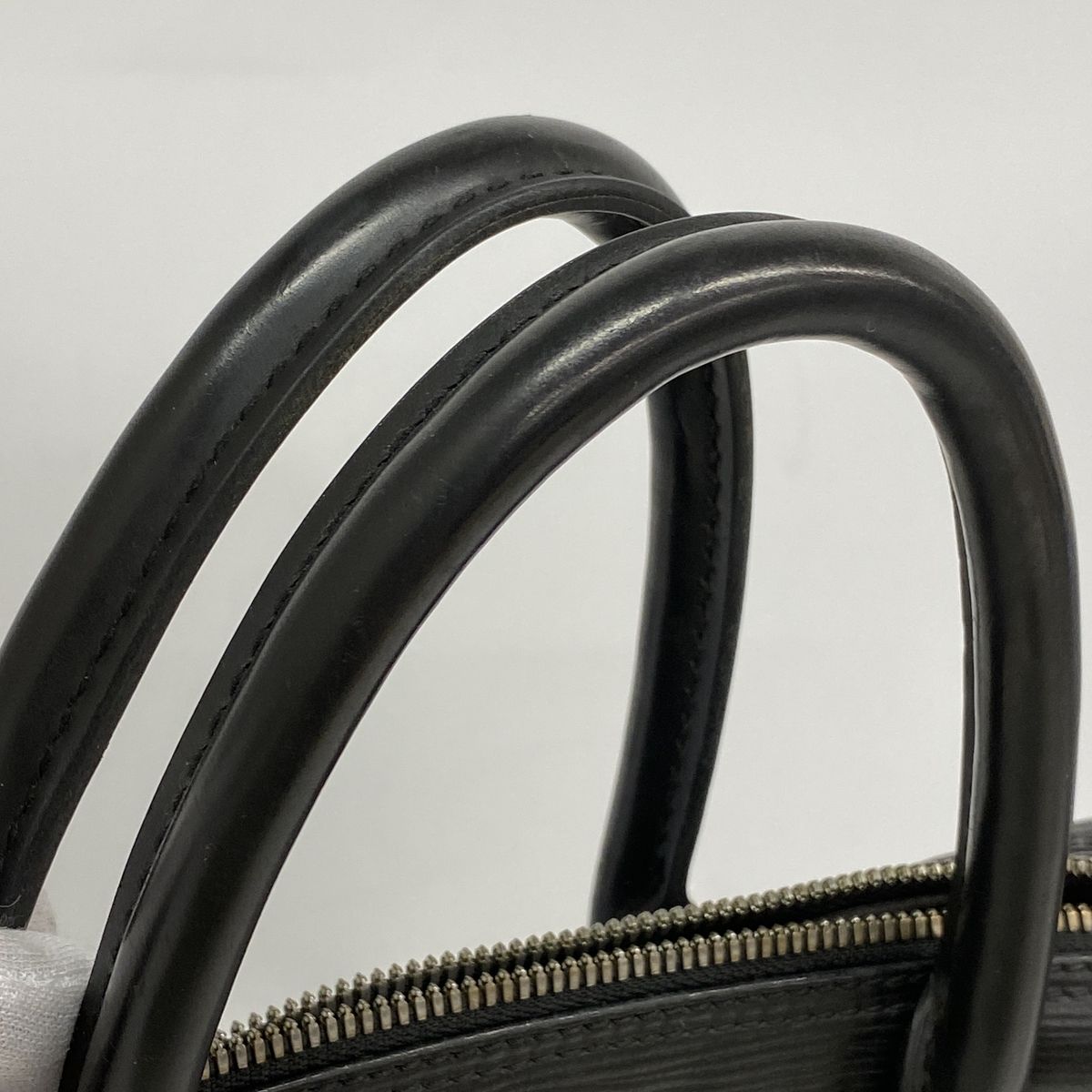 Louis Vuitton Business Bag Epi Vivienne MM Noir — view 7