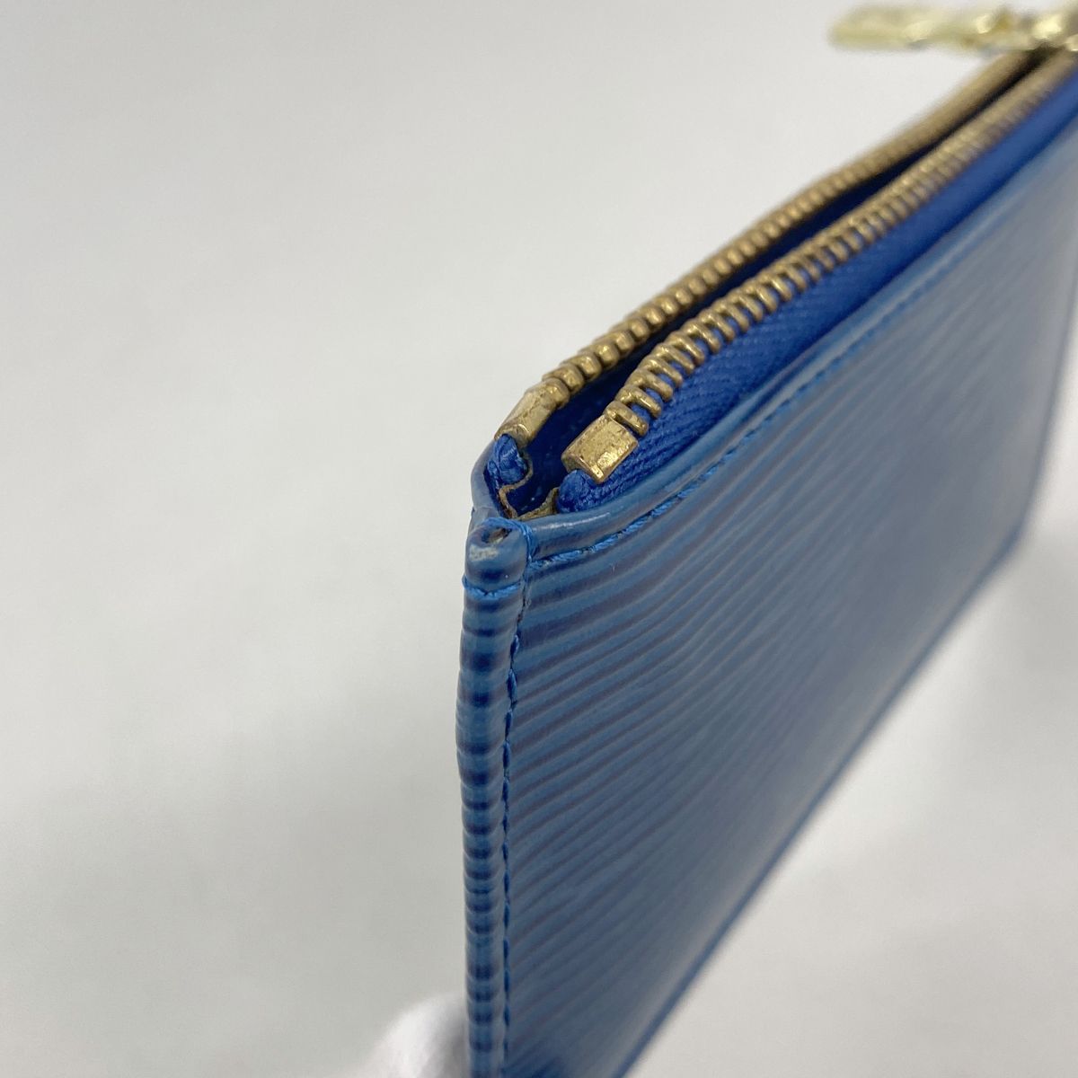 Louis Vuitton Coin Purse Epi Pochette Cles Toledo Blue — view 6