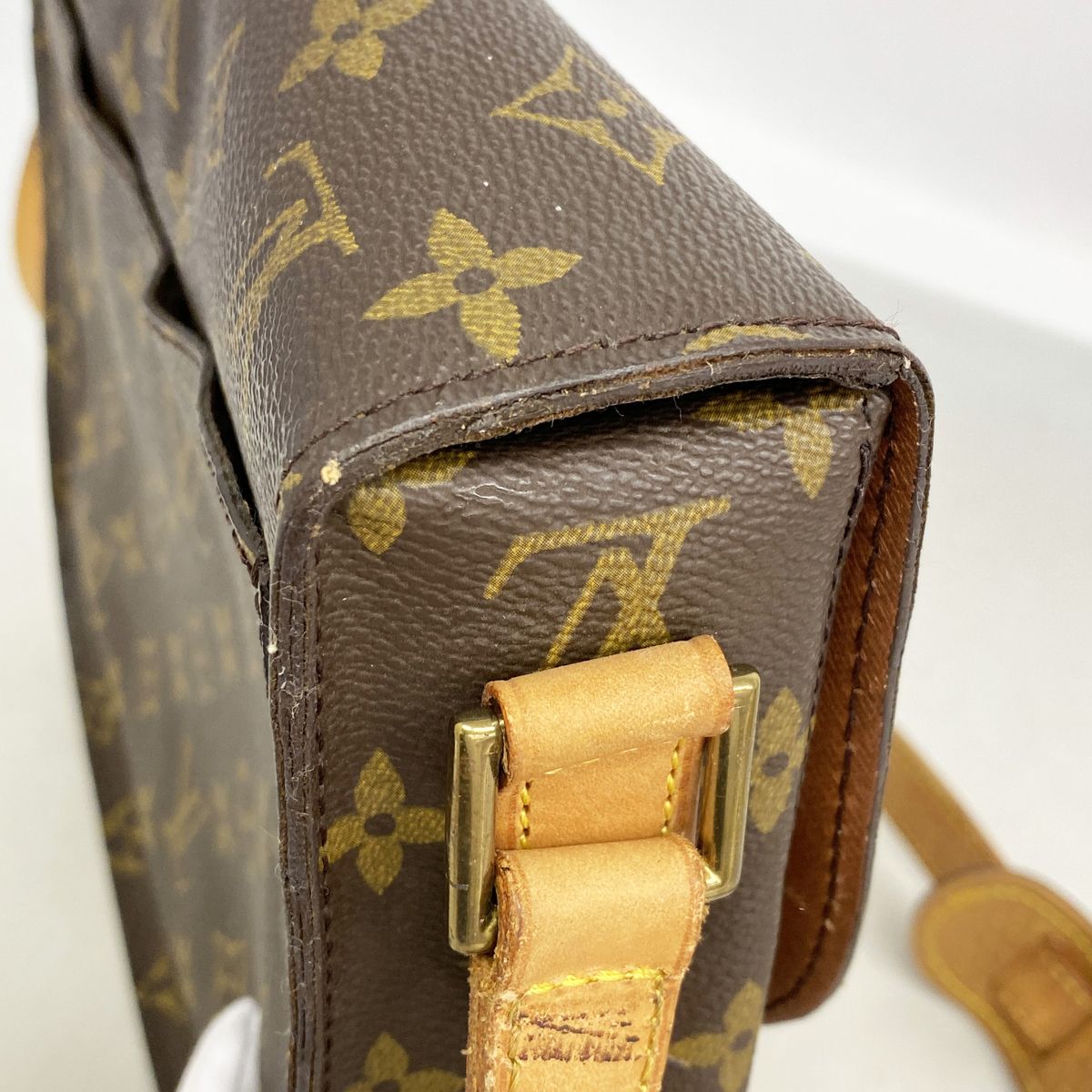 Louis Vuitton Shoulder Bag Monogram Cartouchiere GM Brown — view 7