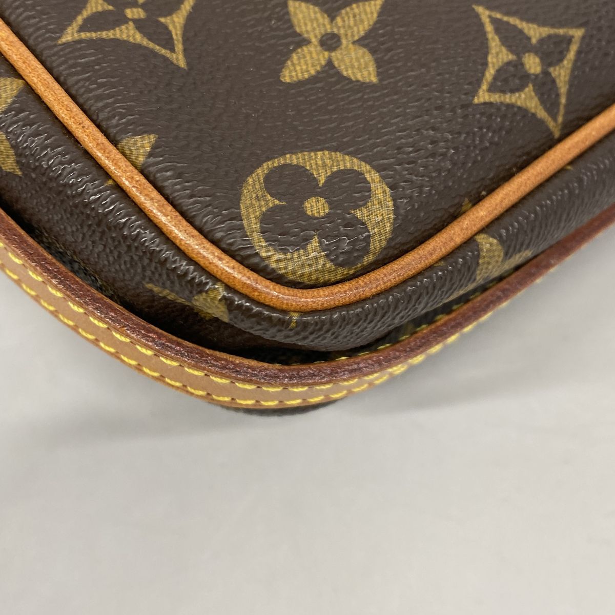 Louis Vuitton Shoulder Bag Monogram Saint Germain 28 Brown — view 7