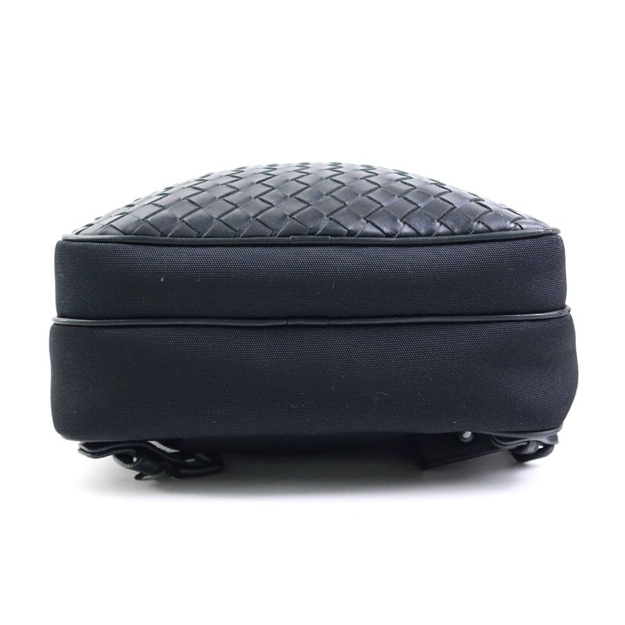 Bottega Veneta Belt Bag Intrecciato — view 4
