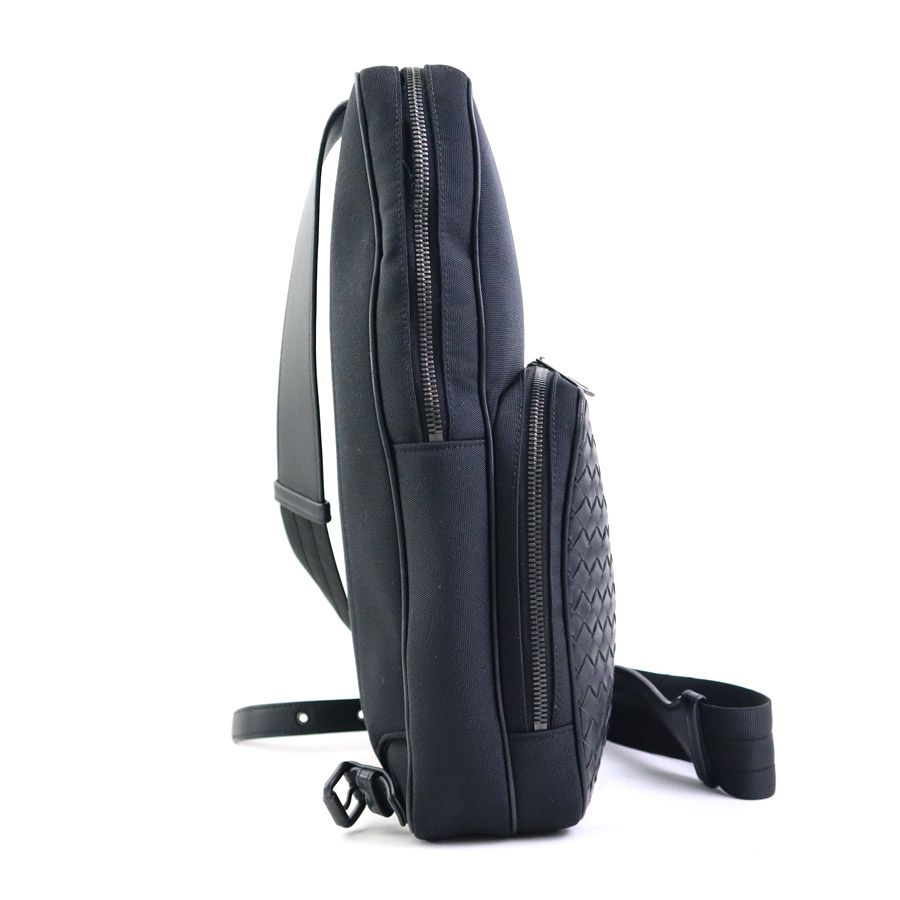 Bottega Veneta Belt Bag Intrecciato — view 2