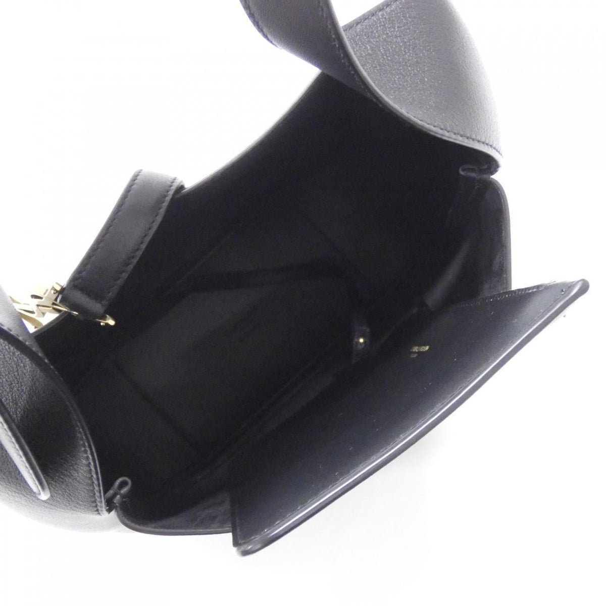 Saint Laurent le Cassette Aaauq Shoulder Bag — view 6