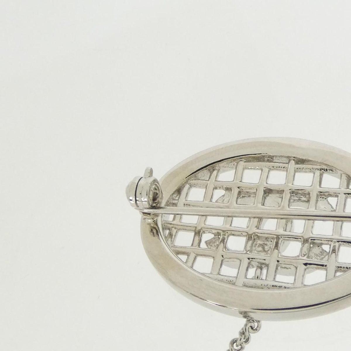 Chanel Brooch Silver — view 3