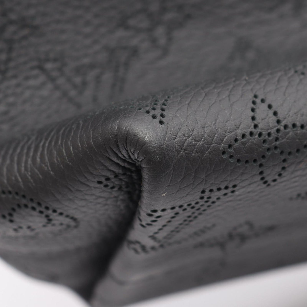 Louis Vuitton Shoulder Bag Why Knot MM Noir Leather — view 5