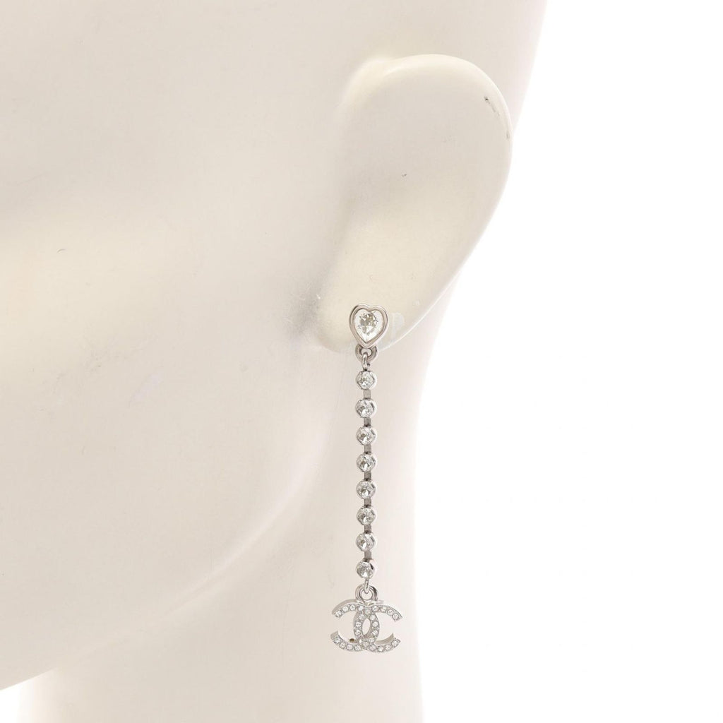 Chanel Earrings CC Logo Heart — view 4