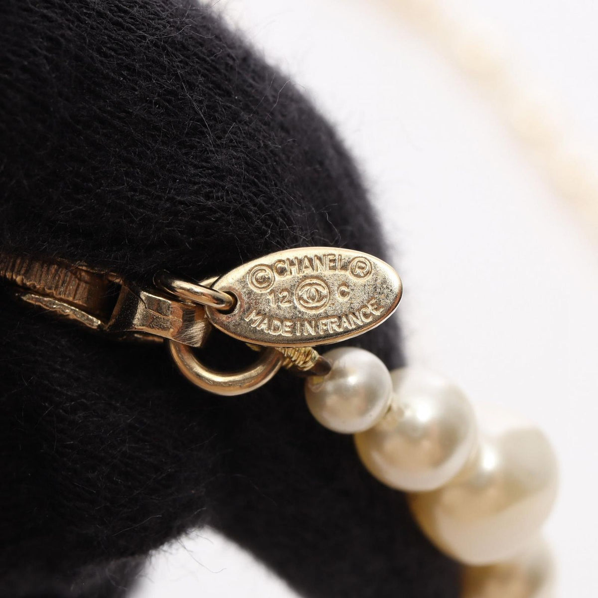 Chanel Necklace 12C CC Logo — view 4